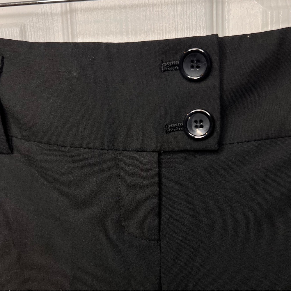 The Limited The Black Collection Drew Fit Bermuda Dress Shorts Cuffed Size 6 GUC - Picture 3 of 6
